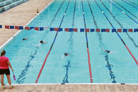 Read more about the article Grátis: que tal por seu filho de 8 anos ou mais para nadar?