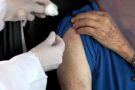 Leia mais sobre o artigo Sábado tem nova vacinação de idosos em Itu, em 2 locais diferentes