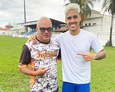 Read more about the article Chegou a hora do seu filho aprender futebol com o técnico Ronão