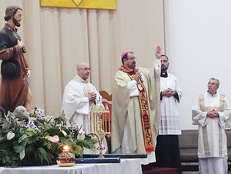 Leia mais sobre o artigo Novo bispo celebra missa na paróquia de São Roque