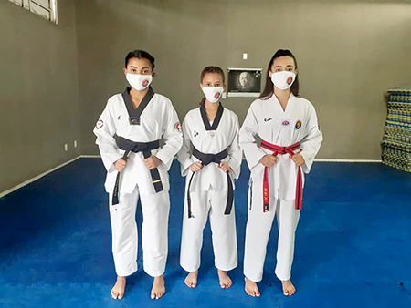 Leia mais sobre o artigo Mãe faz rifa para filha disputar Campeonato Brasileiro de Taekwondo em Fortaleza