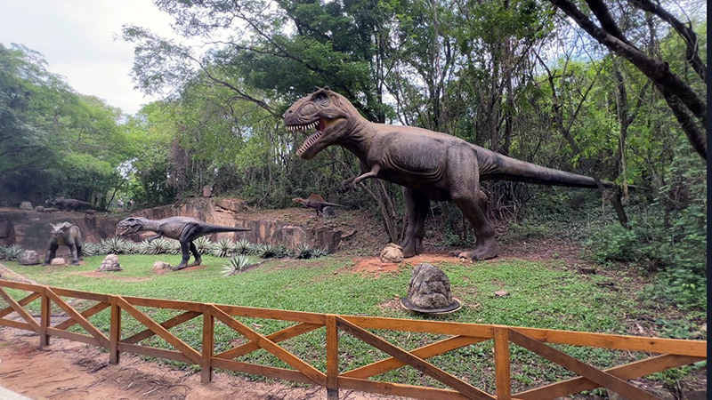 Parque dos Dinossauros em Salto