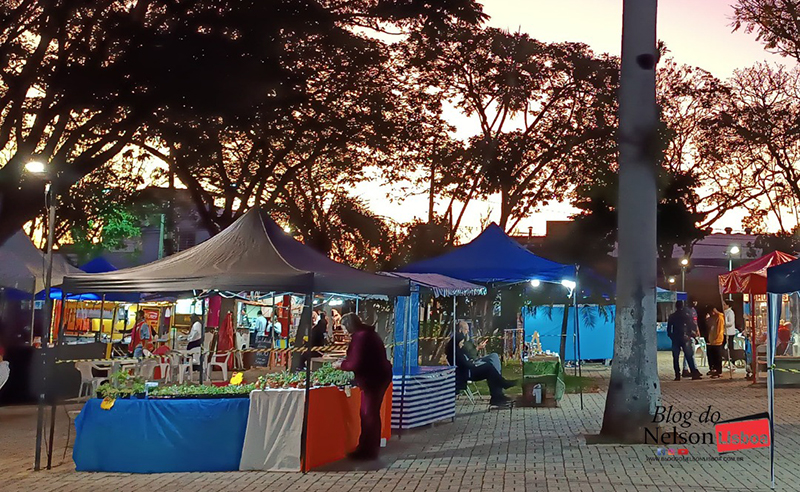 Feira Noturna de Salto