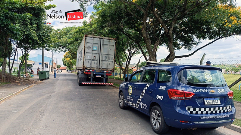 Guarda Civil apreende carreta clonada em Salto