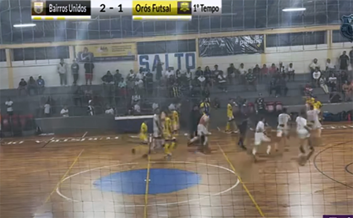 Briga generalizada em campeonato de futsal em Salto