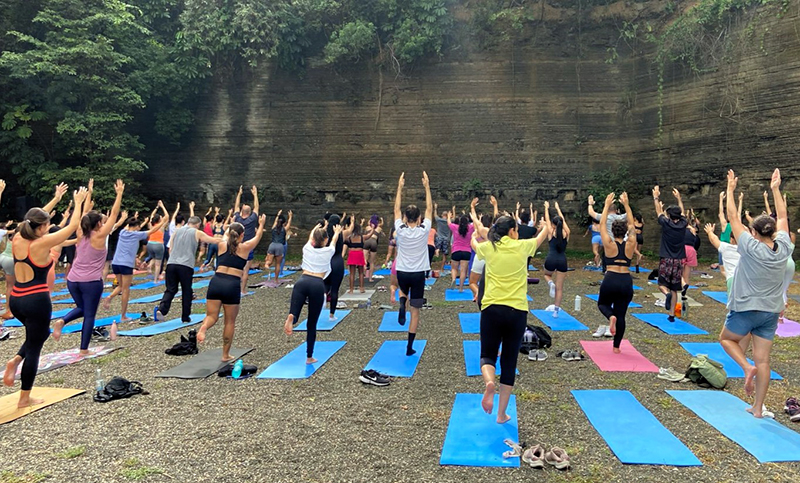 Aulas de Yoga ao ar livre no Parque do Varvito em Itu