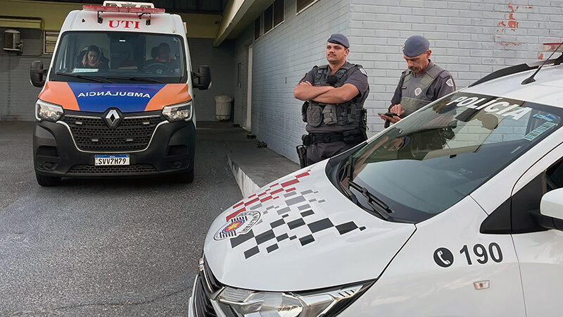 Homem ferido por pedras jogadas por pessoa em sofrimento mental em Salto