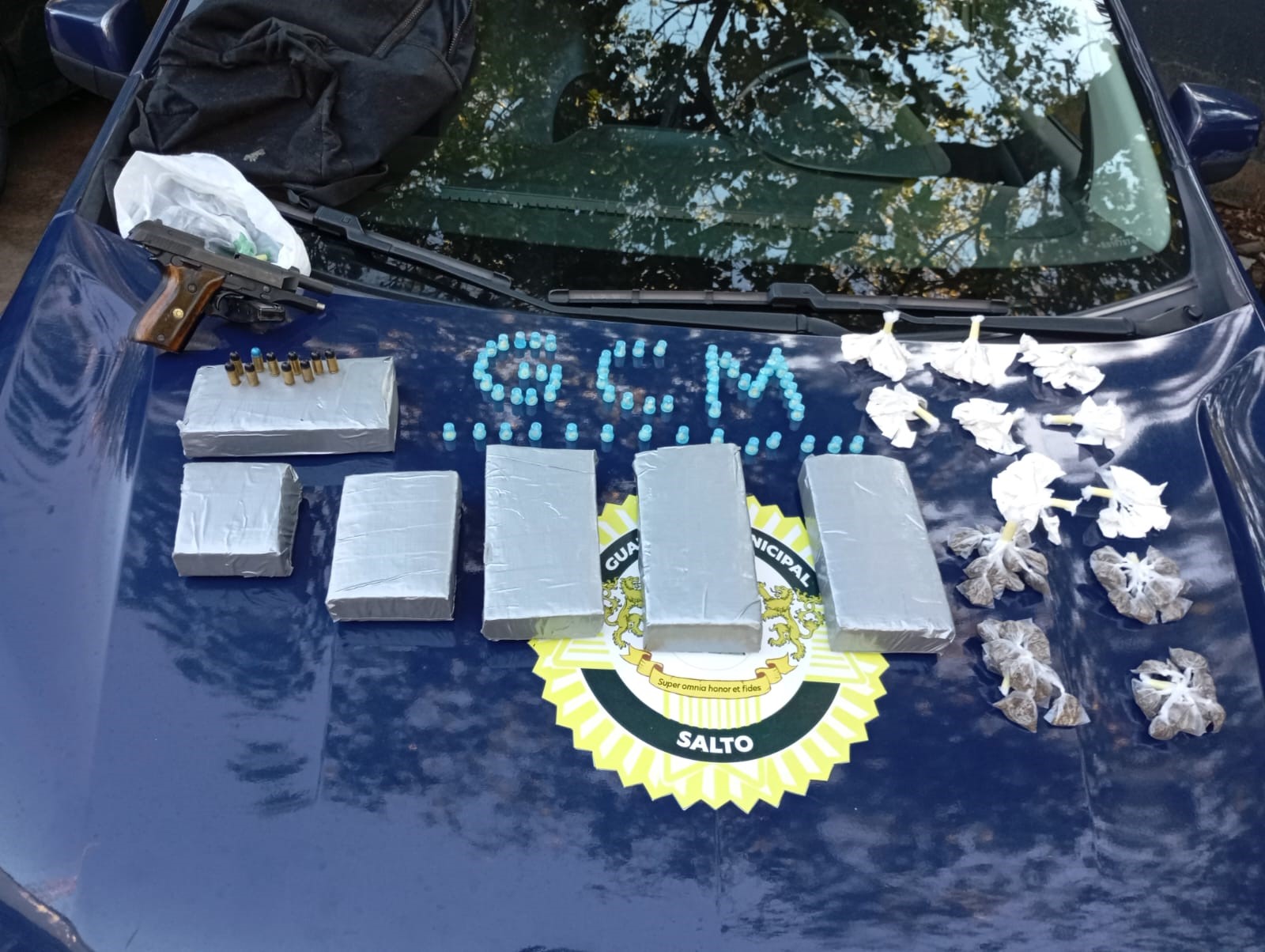 Guarda apreendeu bolsa com armas e drogas em Salto após denúncia anônima