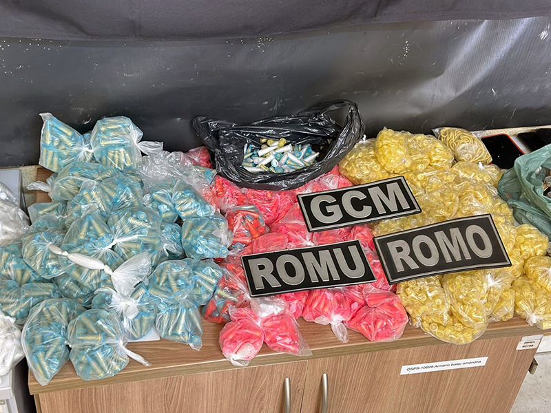 Leia mais sobre o artigo GCM derruba “central do tráfico”, prende 2 e encontra muita droga e dinheiro no Marília