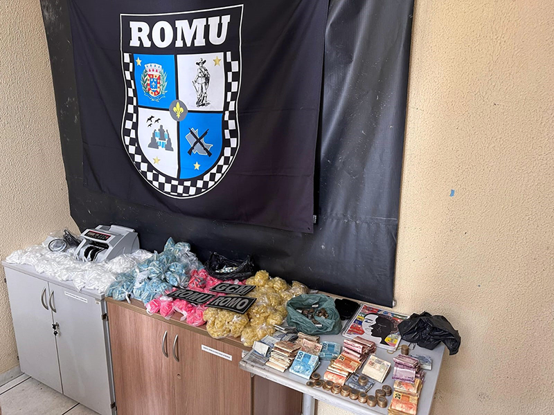 Guarda monta mega operação e apreenda drogas, dinheiro e até máquina de contar dinheiro em Salto