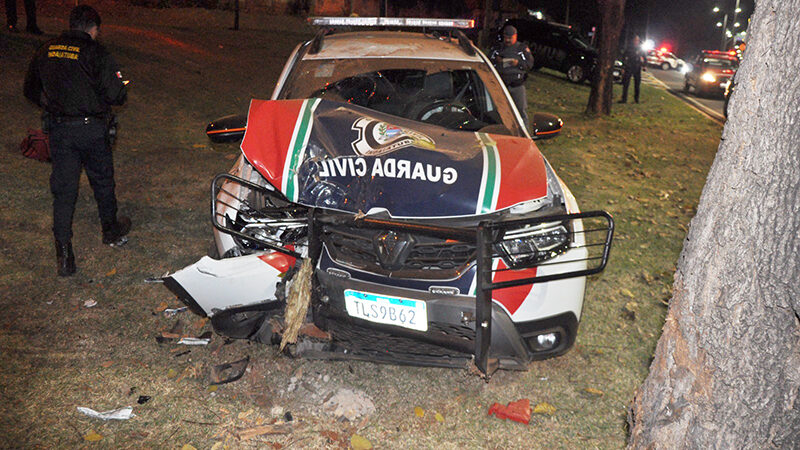 Perseguição iniciada em Indaiatuba termina com 2 guardas e motociclista feridos