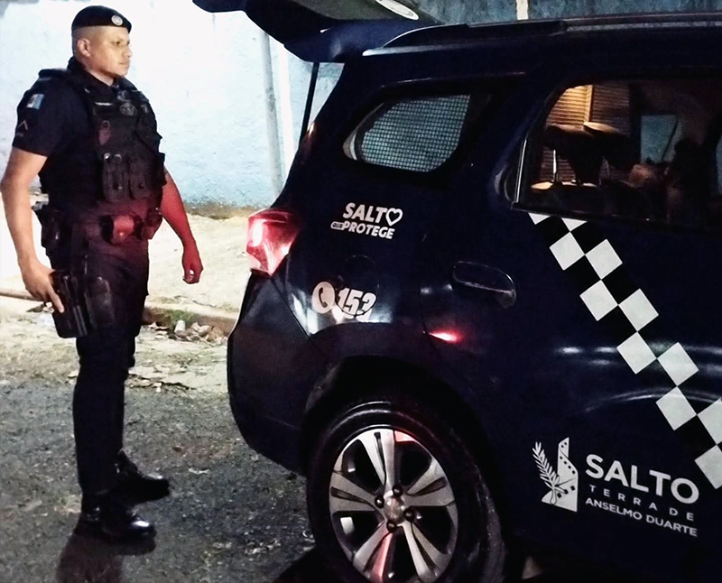 Leia mais sobre o artigo Guardas prendem casal que fazia a limpa no comércio central de Salto