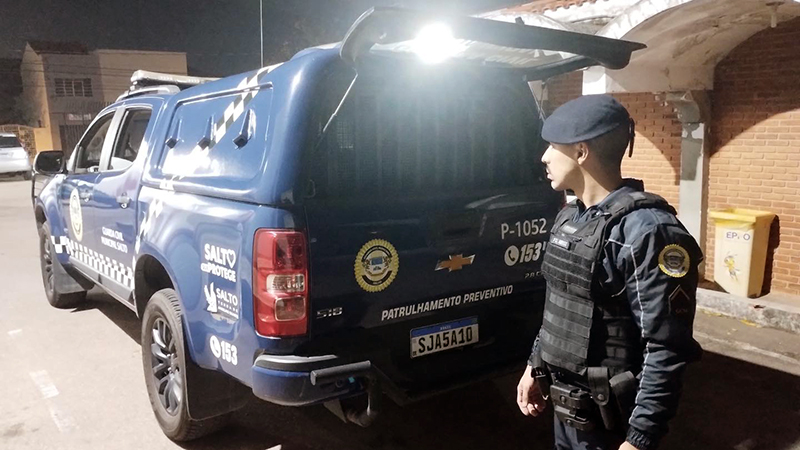 Leia mais sobre o artigo GCM age rápido e prende homem que agrediu companheira no Jardim Marília