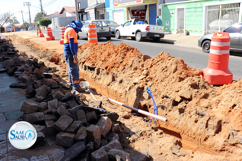 obras em andamento do SAAE em Salto