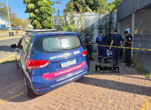 Corpo de homem é encontrado em rotatória de Salto, em antigo estabelecimento comercial