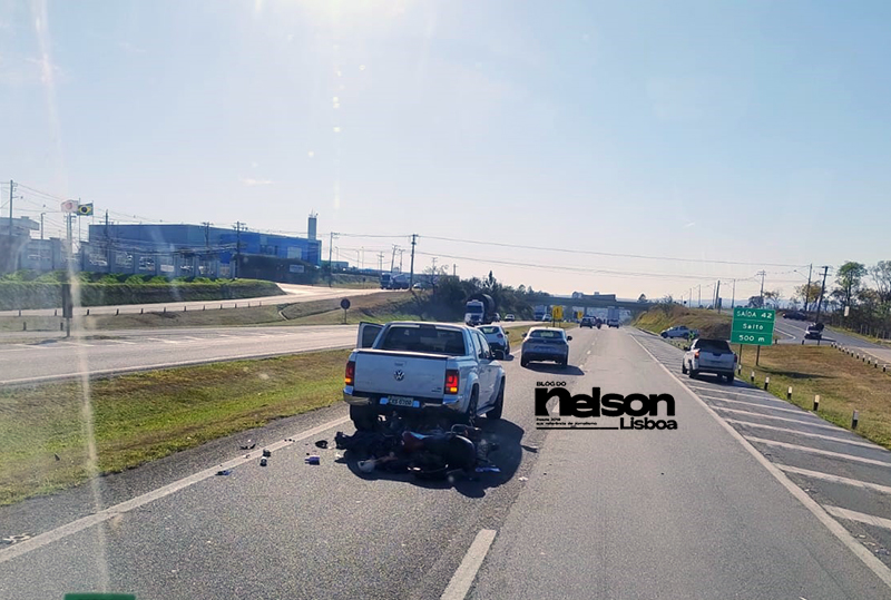 Leia mais sobre o artigo Rotina de acidentes: mais 1 colisão entre moto e caminhonete no km 41 da SP-75 em Salto