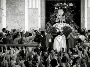 A força da arte em exposição fotográfica em Salto