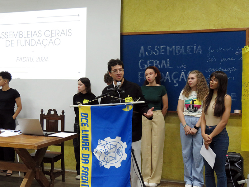 Leia mais sobre o artigo Estudantes da Faditu farão Assembleia Geral dia 29 para fundar DCE independente