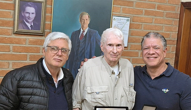 Diretoria da CBTP veio até Salto homenagear Donald