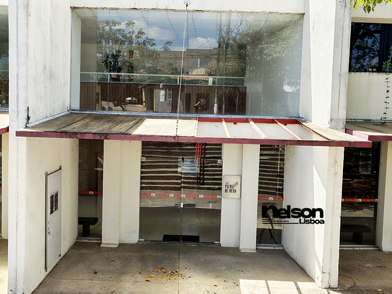 CEC de Salto sofre sem ar condicionado e manutenção externa