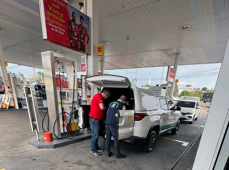 Leia mais sobre o artigo Posto Mil de Salto, da Avenida dos Trabalhadores, tem qualidade de seus combustíveis atestada em fiscalização
