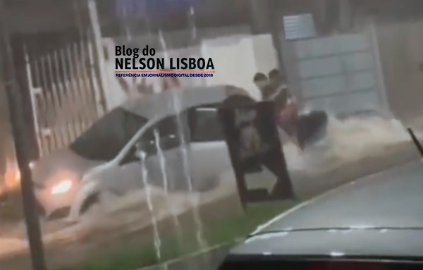 Leia mais sobre o artigo Pancada de chuva causa danos em vários pontos de Salto