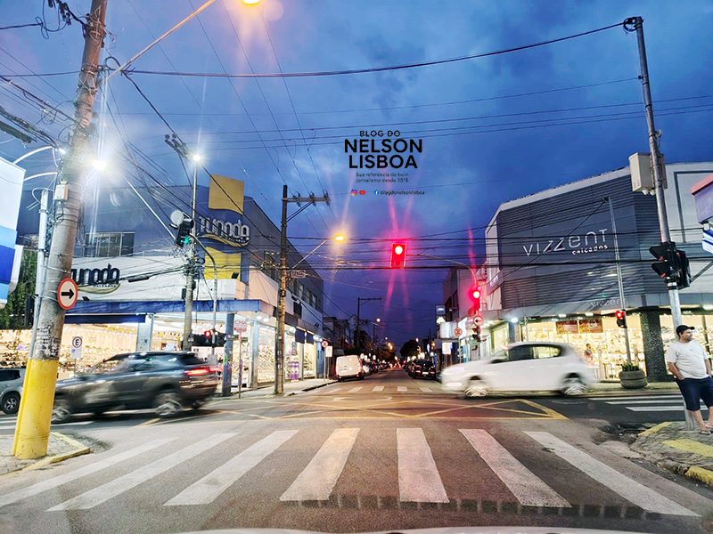 Leia mais sobre o artigo Bora prestigiar o comércio de Salto para as compras de Natal: horário especial começa hoje!