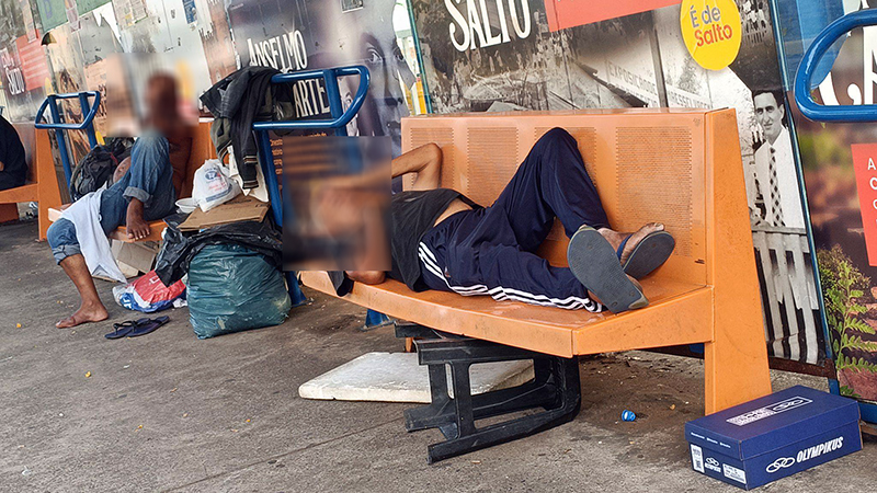 Leia mais sobre o artigo “Está cada vez mais difícil usar o ponto de ônibus da Concha Acústica”, diz Elaine