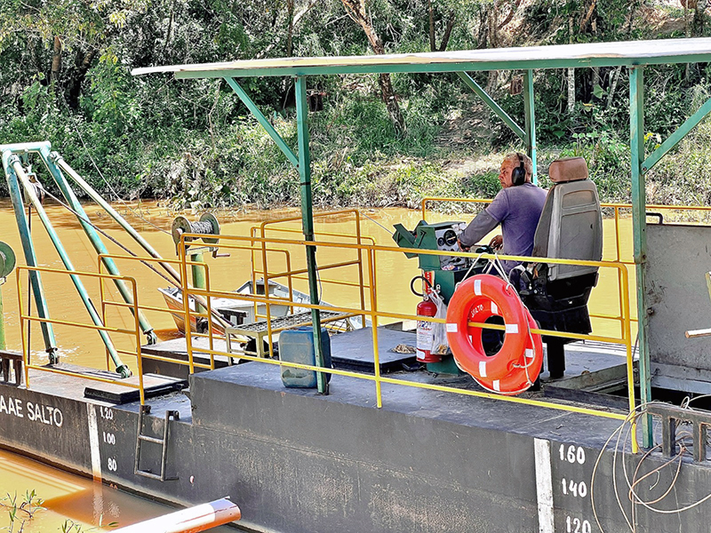 Leia mais sobre o artigo SAAE de Salto atua para limpar barragem do Ribeirão Buru