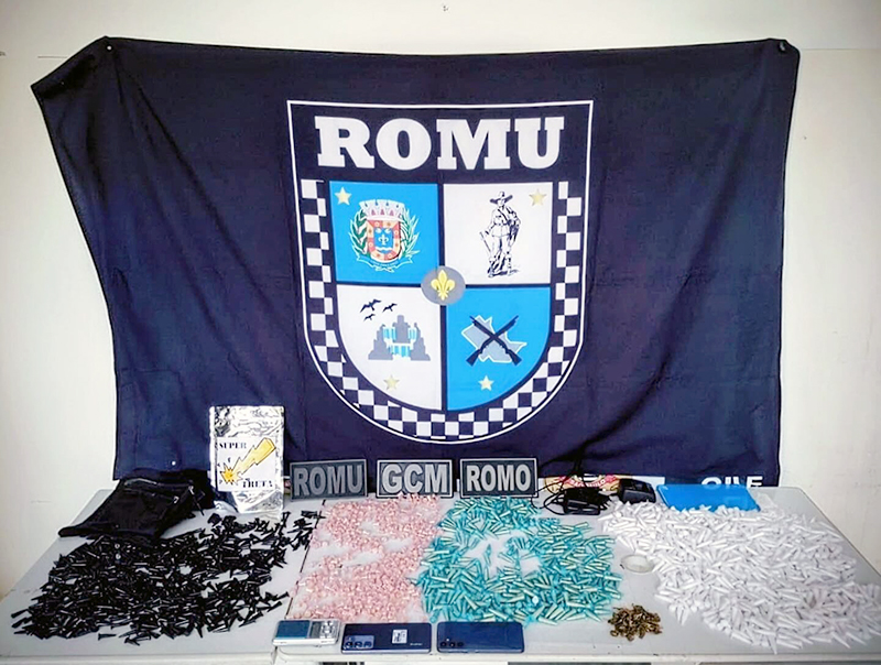 Leia mais sobre o artigo GCM vai apartar briga e prende casal com mais de 2.100 porções de cocaína e crack em Salto