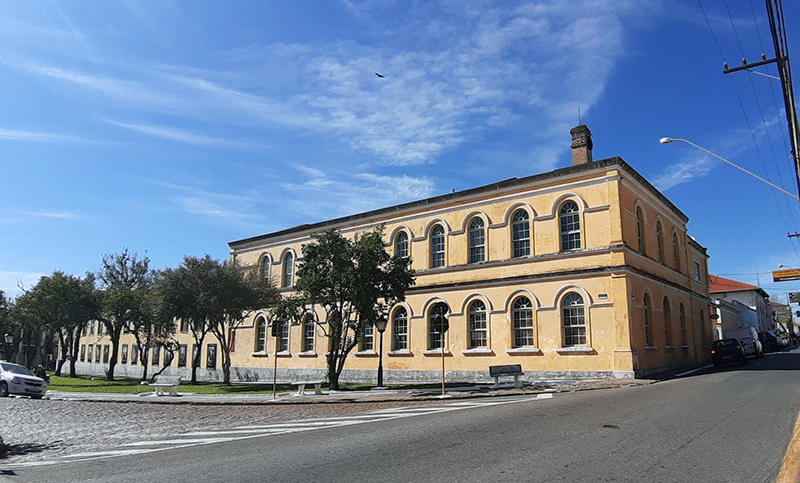 Leia mais sobre o artigo Dia 1º tem nova edição da Feira de Antiguidades e Curiosidades no Espaço Fábrica em Itu