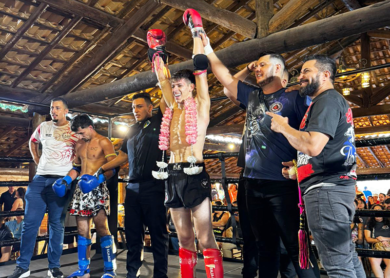 Leia mais sobre o artigo Feras da equipe Mineiro Figth Team traz 3 troféus de evento de Muay Thai em Limeira
