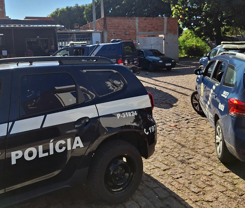 Policiais foram prender menor e encontraram outro homem com droga em Salto