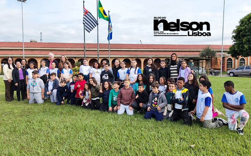 Alunos da rede municipal visitam Paço Municipal em Salto-SP