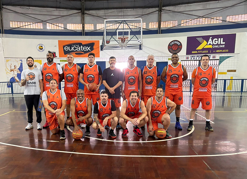 Atletas 35+ treinam às terças e quintas e formam a equipe Tiozinhos Basquete Master de Salto