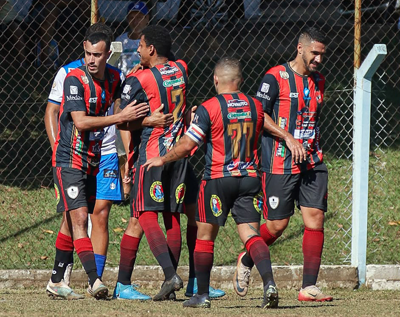 Leia mais sobre o artigo Torre Forte vence Santa Lúcia no jogo de ida das oitavas do Amador B 2026 em Salto