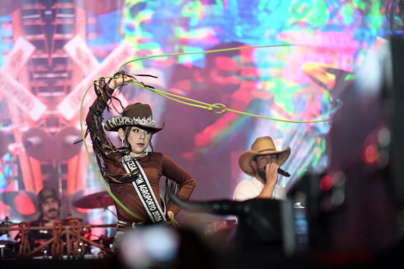 Festa AgroPorto tem público recorde no show da dupla Fernando e Sorocaba