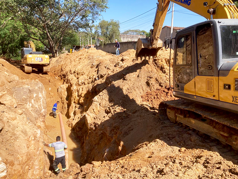 SAAE de Salto está fazendo grande obra para acabar com vazamento de esgoto