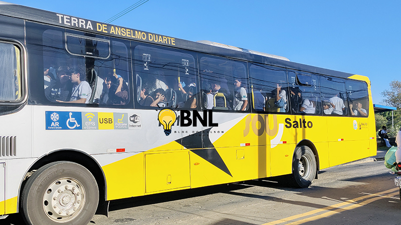 Crianças viajavam amontoadas em ônibus da Sou Salto