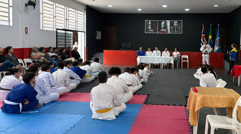 Leia mais sobre o artigo 2º encontro de Judô reúne 60 atletas pela Escola Helbert Souza no Metalúrgicos de Salto