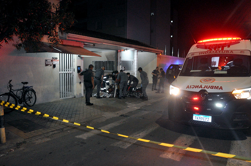 Agente baleado tentou pedir socorro em prédio na noite de quarta