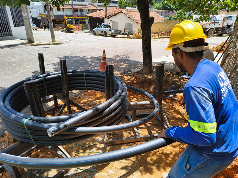 SAAE troca rede de água em bairro para ampliar atendimento
